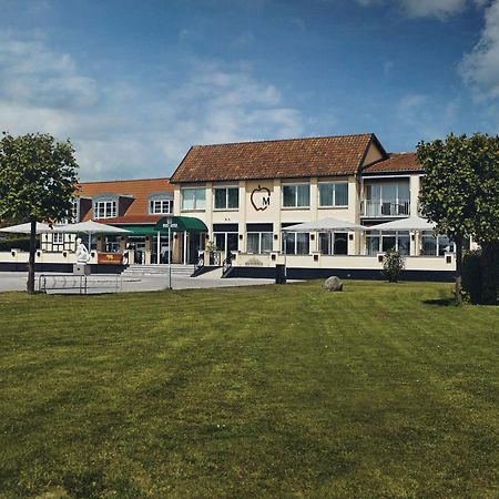 Molskroen Strandhotel Ebeltoft Buitenkant foto