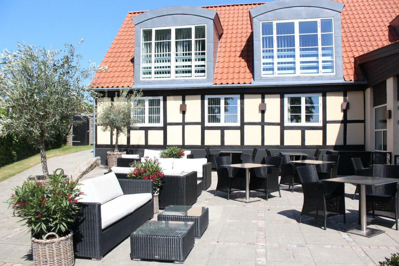 Molskroen Strandhotel Ebeltoft Buitenkant foto